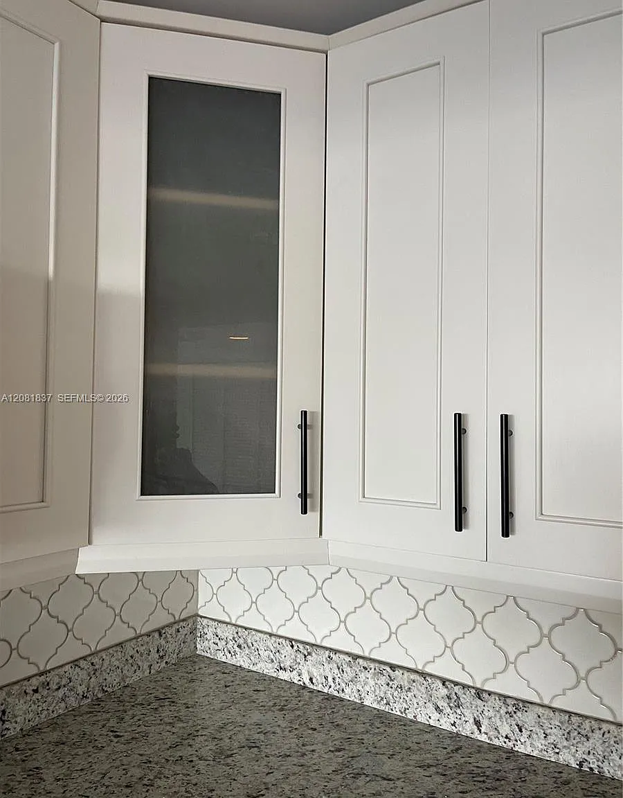 Harding Hall Condominium — Photo 4