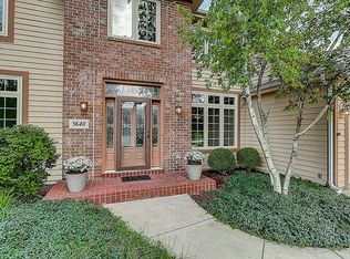 5640 S Timber Ridge Dr, New Berlin, WI 53151