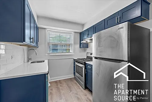 2729 W Berwyn Ave Photo 1