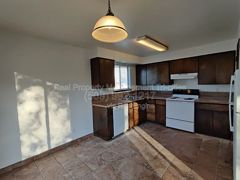 1816 W 21st Ave #C — Photo 4