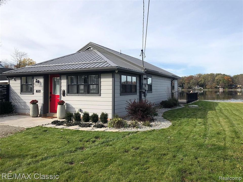 9954 Galatian Dr, Whitmore Lake, MI 48189 Zillow