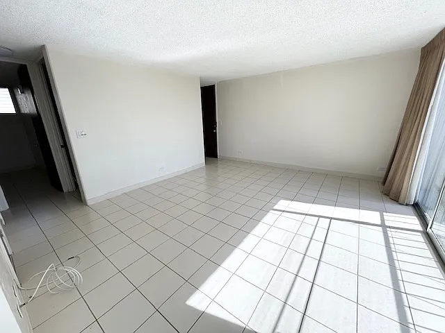 1702 Kewalo St #203 — Photo 3