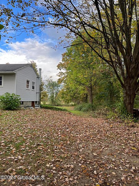 5th image of 742 Dean Road