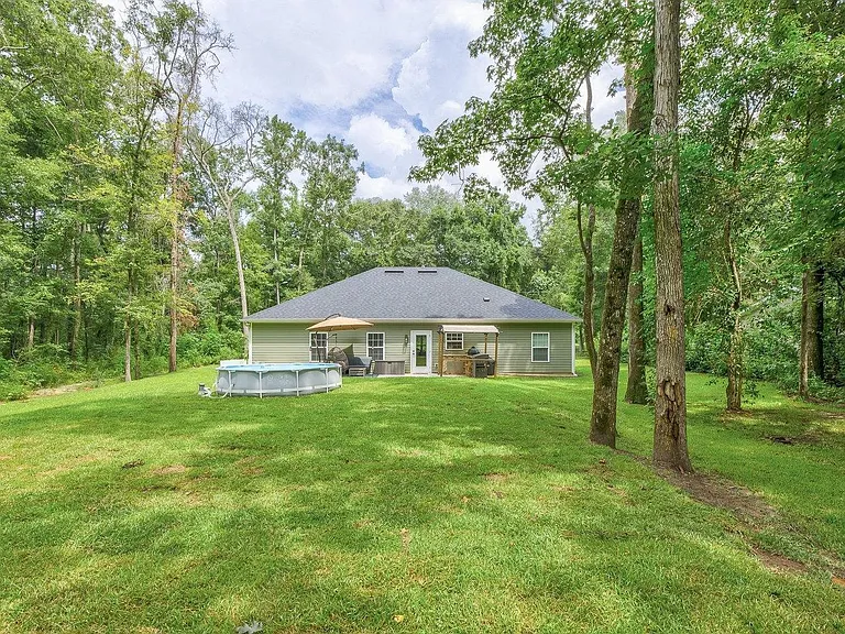 6186 Hugh Rd — Photo 16