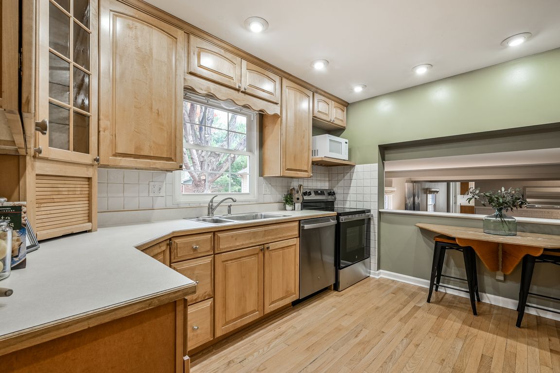 next background image