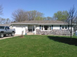 5022 Fort Kearney Rd, Grand Island, NE 68801