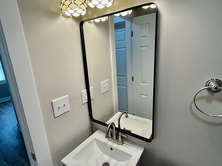 3175 N Kenwood Ave — Photo 16