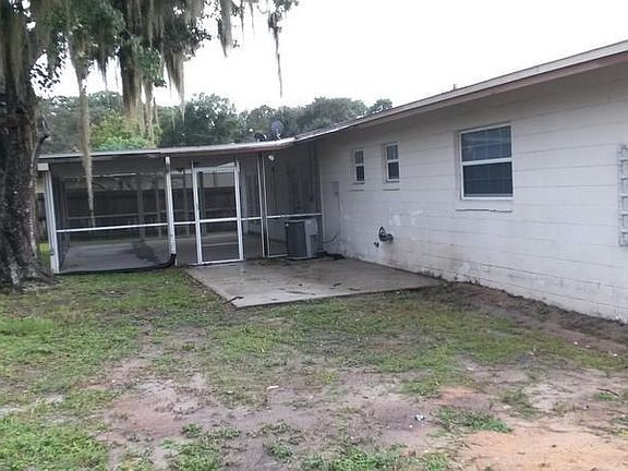 3rd image of 2915 Briarwood Ln