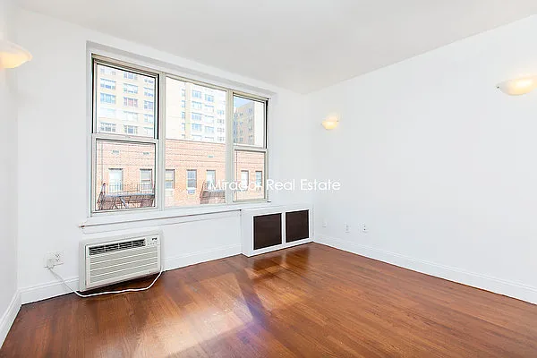 Rented by Mirador Real Estate | media 14