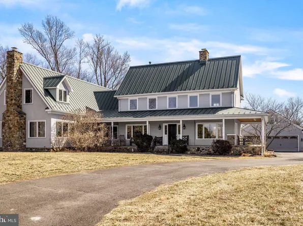 2725 Crenshaw Rd, Marshall, VA 20115