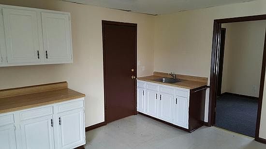 5th image of 643 20th St Uppr #