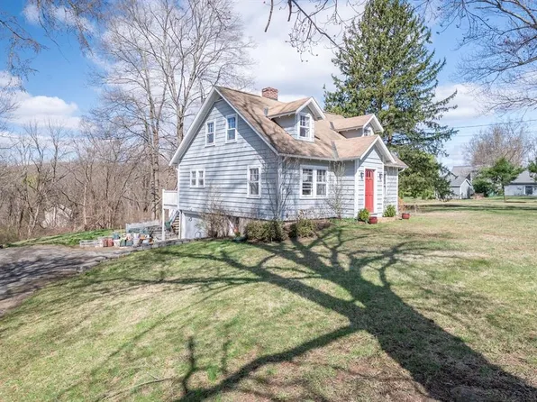 14 Ironworks Hill Rd, Brookfield, CT 06804