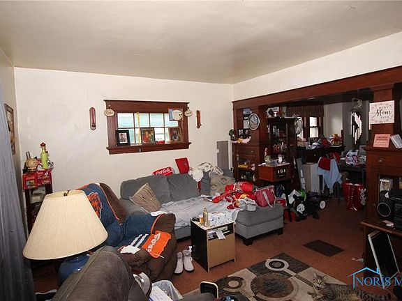 2nd image of 2540 Ayers Ave