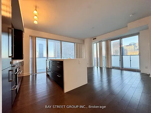 1080 Bay St #3310 Photo 1