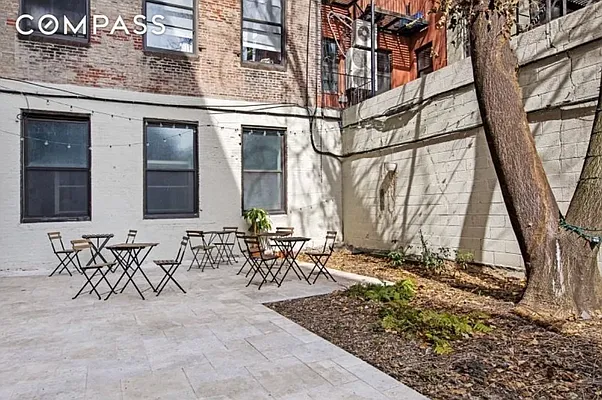 Rented by Compass | media 7