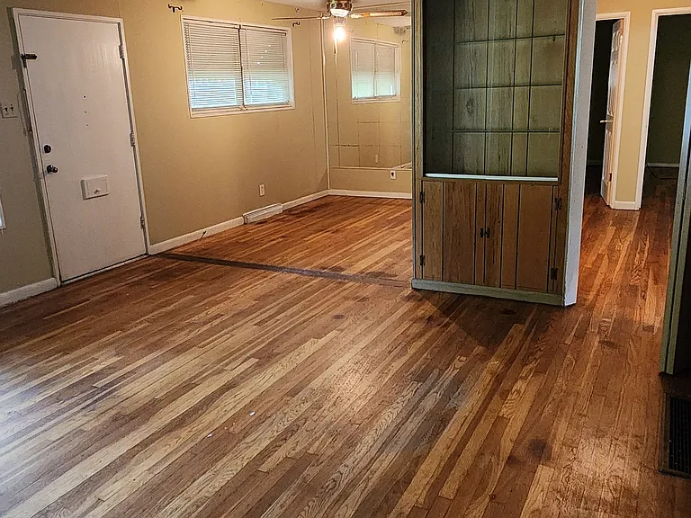 9822 Portage Dr — Photo 2