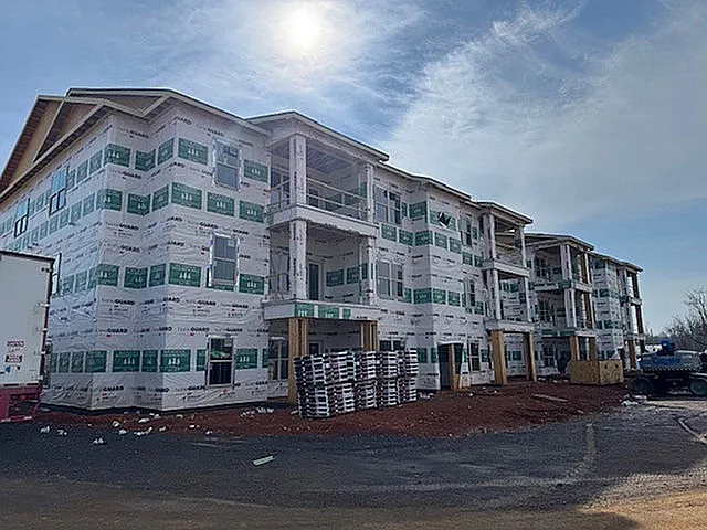 Oxford Commons Apartments — Photo 3