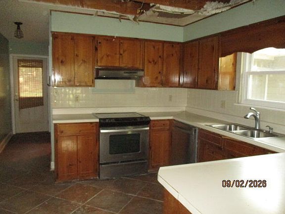 5th image of 2618 Thomas St