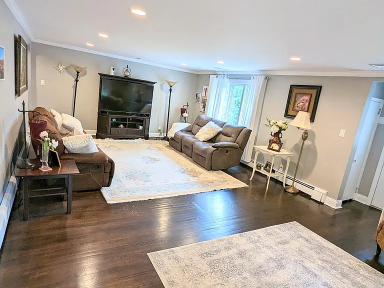 530 Shirley Ave — Photo 23