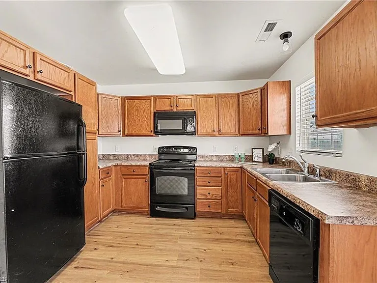 166 Larck Crest Ln — Photo 5