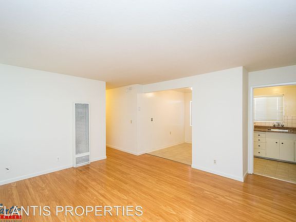 3rd image of 247 N 8th St APT 02
