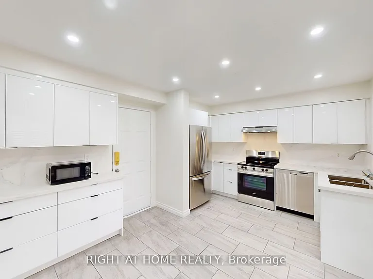 5160 Ravine Cres — Photo 29