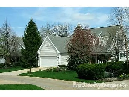 8473 Waterside Dr photo 1