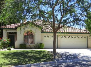 8713 Fairfield Dr, Bakersfield, CA 93311