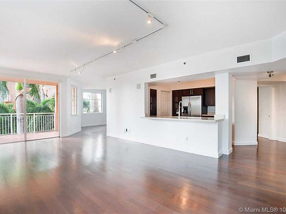 3rd image of 125 Jefferson Ave APT 121