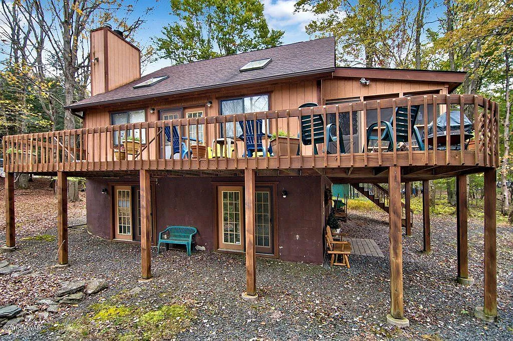 845 Deerfield Rd photo 1