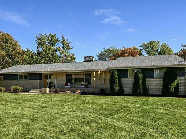 8403 Wesley Dr, Strongsville, OH 44136