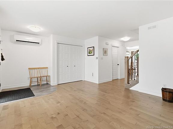 4th image of 53 Erables St