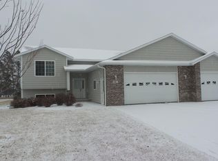 411 Powderhorn Pass, Brookings, SD 57006