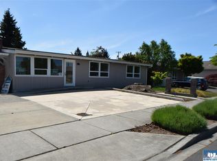405 W Bell St, Sequim, WA 98382