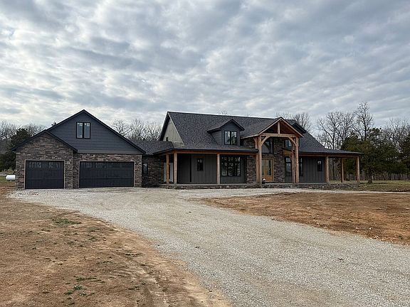 2nd image of 125 Riverpointe Vw