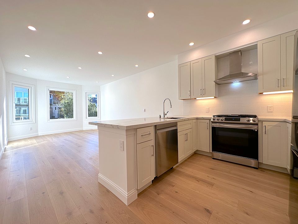 1st image of 2241 Jackson St APT 4
