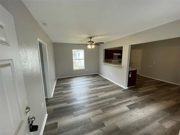 1708 W 5th St, Freeport, TX 77541