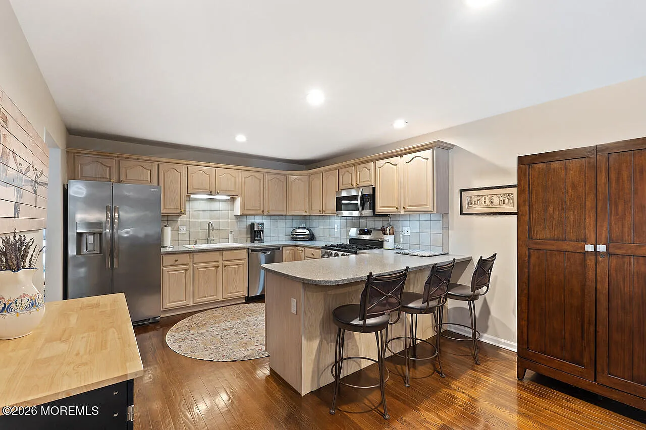 3 bed, 2.5 bath, 2068 sqft, $4,700 — Photo 3
