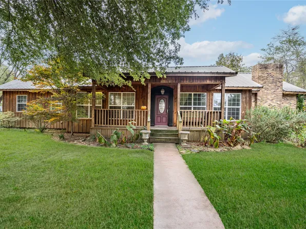 301 Thompson St, Kilgore, TX 75662