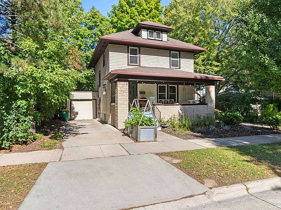 2nd image of 1017 Eliza St