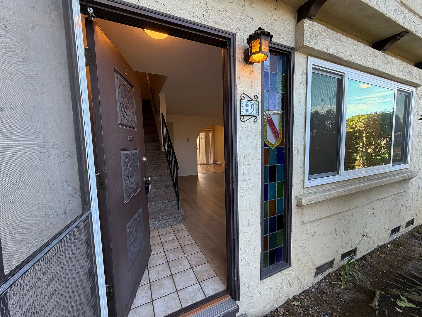 Townhouse with 2 master bedrooms in great location on Westmont Ave. — Photo 2