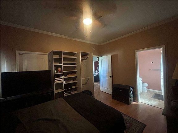 5th image of 521 Acoma St