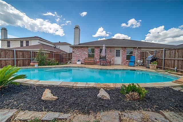 1st image of 1607 Hickory Creek Ln