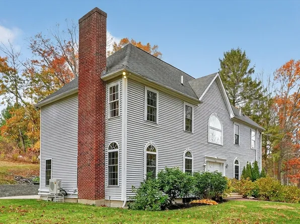 14 Pinehill Rd, Framingham, MA 01701