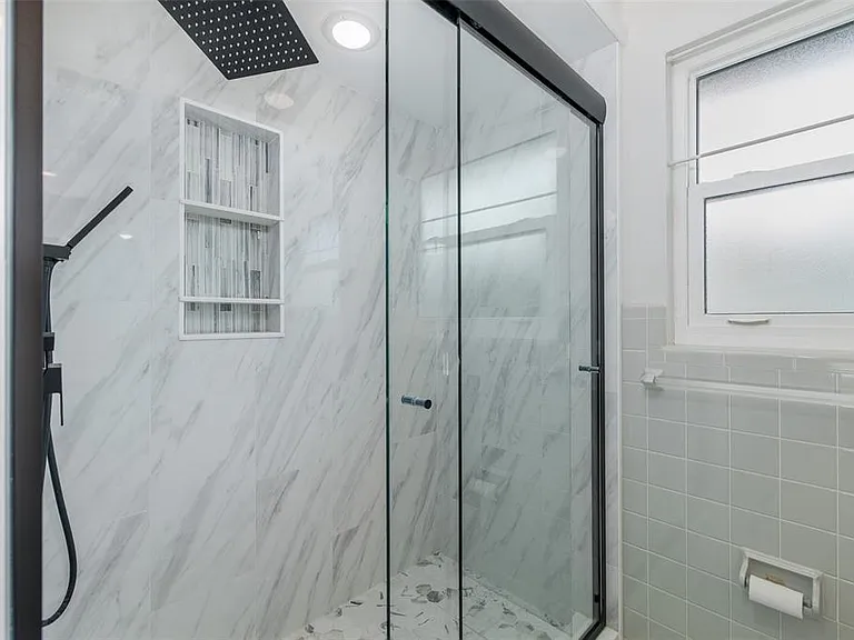 211 Timberlane Dr — Photo 12
