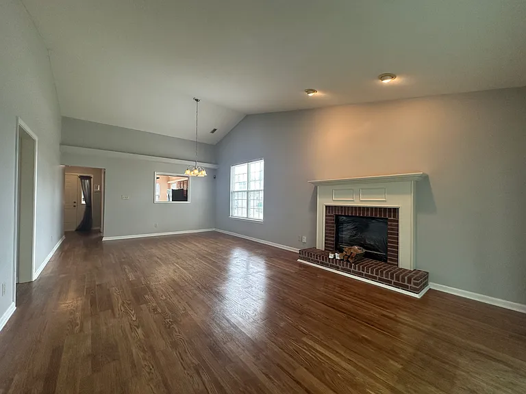 13870 Waycross Dr — Photo 7
