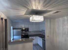 5422 River Glen Dr, Las Vegas, NV