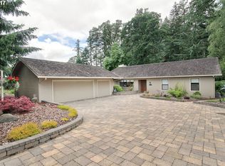 1755 NW Doral St, McMinnville, OR 97128