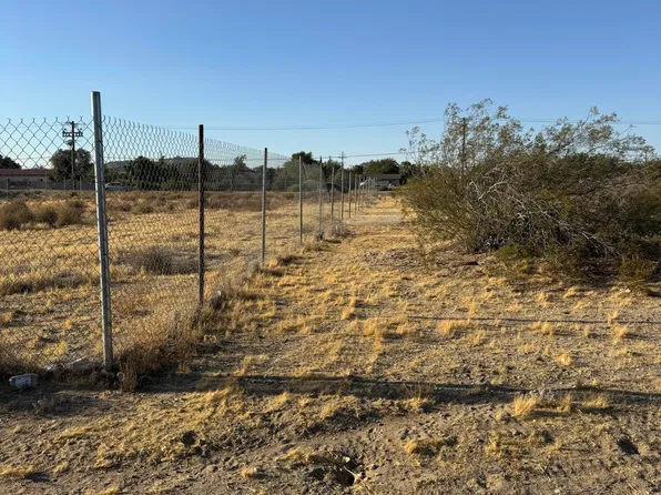 E Avenue O, Palmdale, CA 93591
