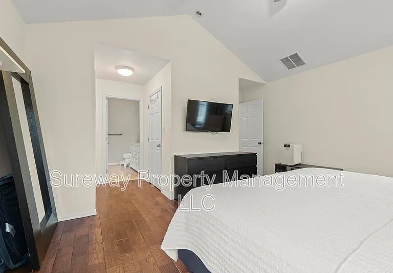41 Rutgers Ln — Photo 17